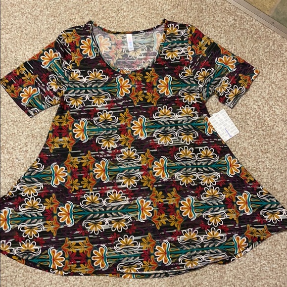 LuLaRoe Tops - Brand New LuLaRoe Perfect T - large